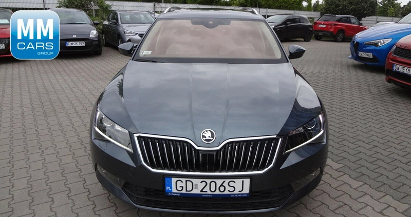Skoda Superb cena 104850 przebieg: 101723, rok produkcji 2018 z Solec Kujawski małe 191